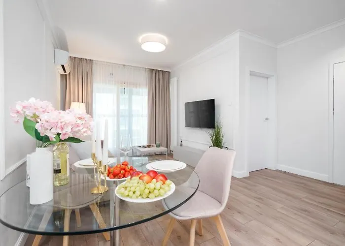 Apartmán Urban Chic - Luxury For Up To 10 Guests In Mennica Residence, Center Varšava