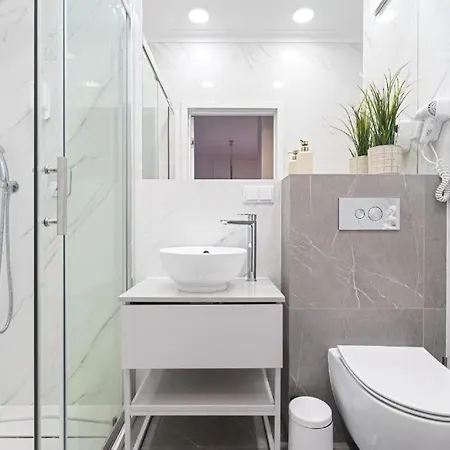 Apartamento Close-urban Chic - Luxury For Up To 10 Guests In Mennica Residence, Center *